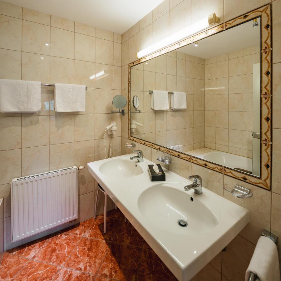 Hotel Garni Alpenruh-Micheluzzi Serfaus Dış mekan fotoğraf