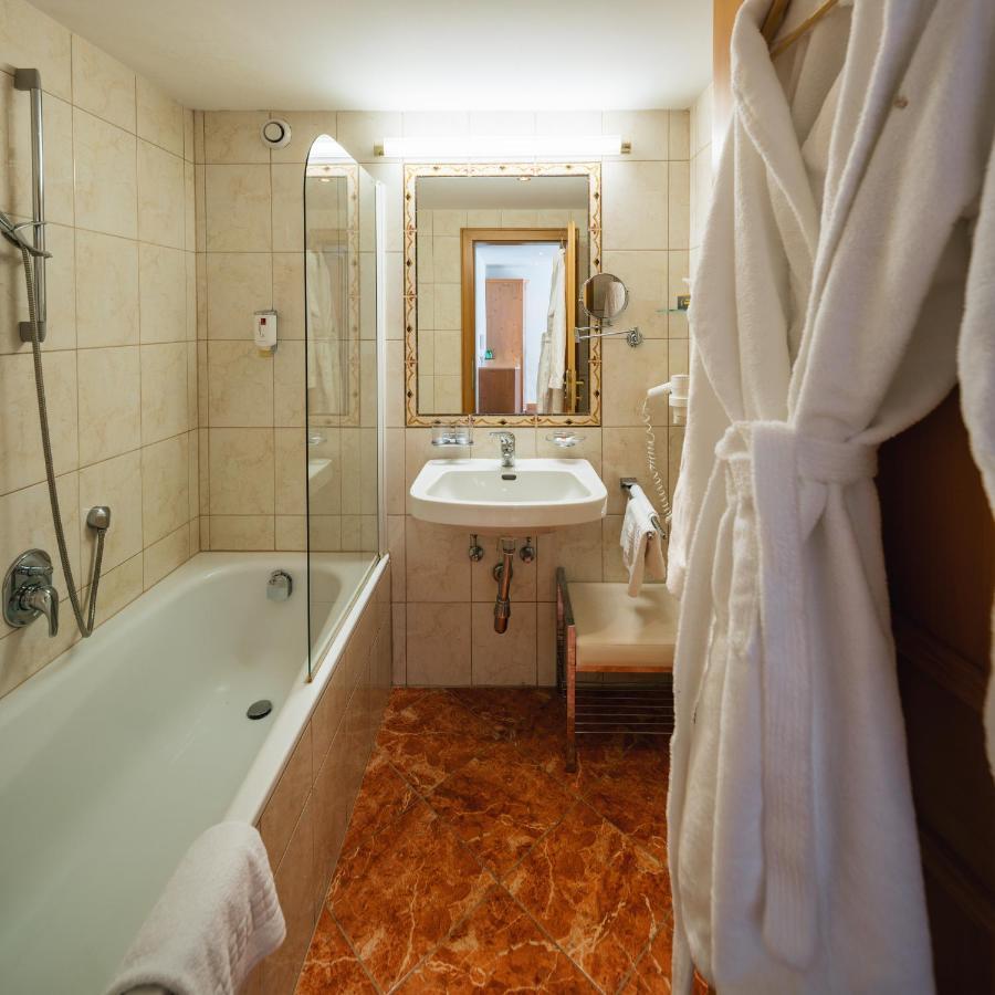 Hotel Garni Alpenruh-Micheluzzi Serfaus Dış mekan fotoğraf