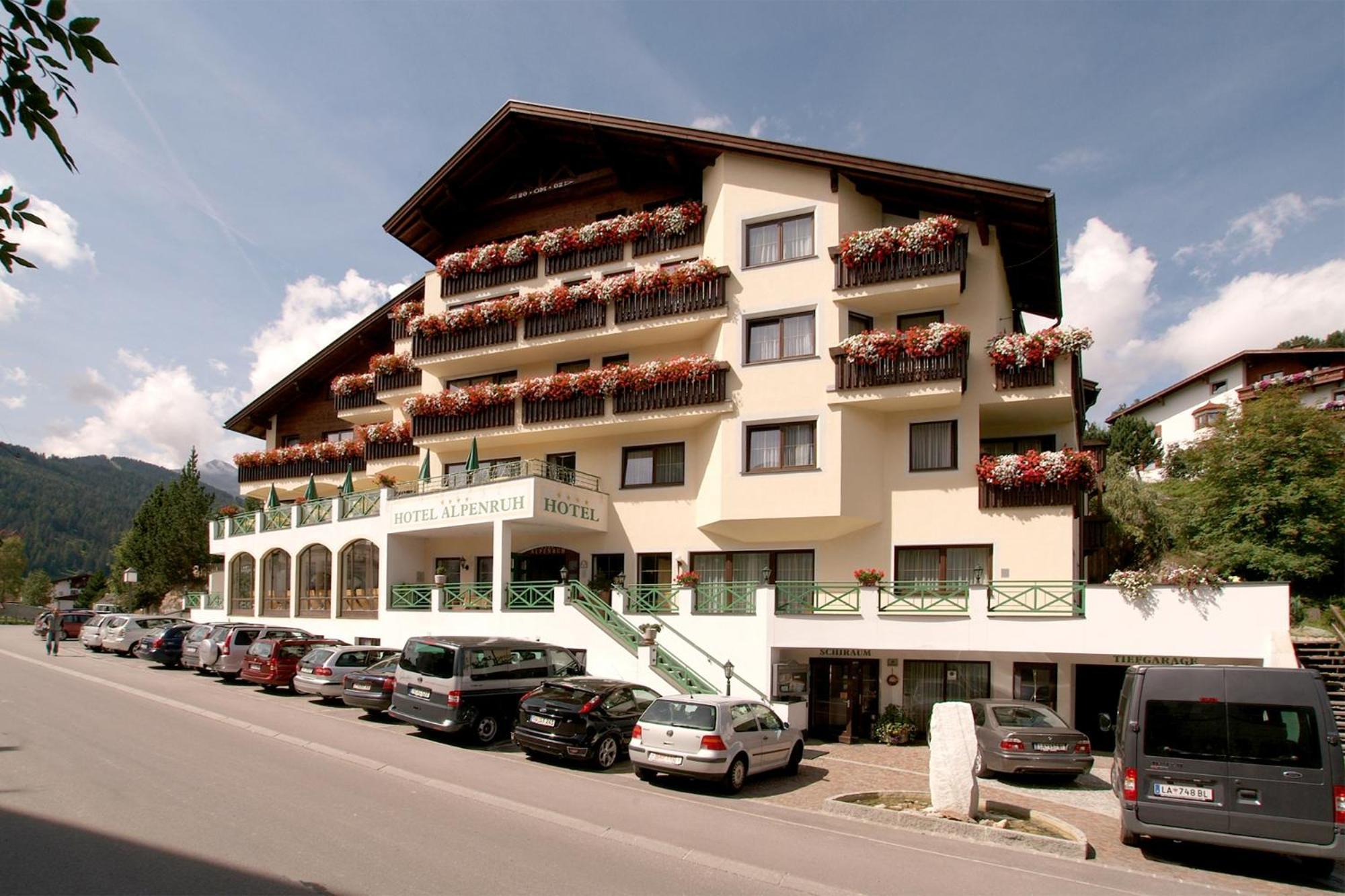 Hotel Garni Alpenruh-Micheluzzi Serfaus Dış mekan fotoğraf